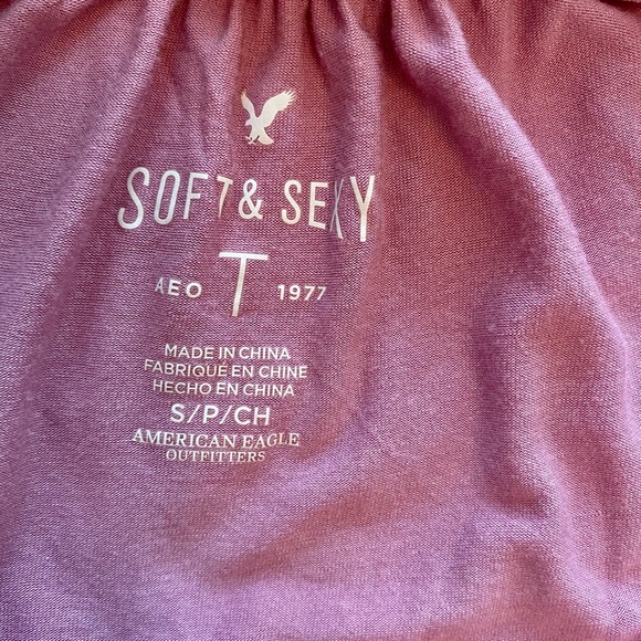 American Eagle Off the Shoulder Flowy Pink Top - Picture 4 of 4